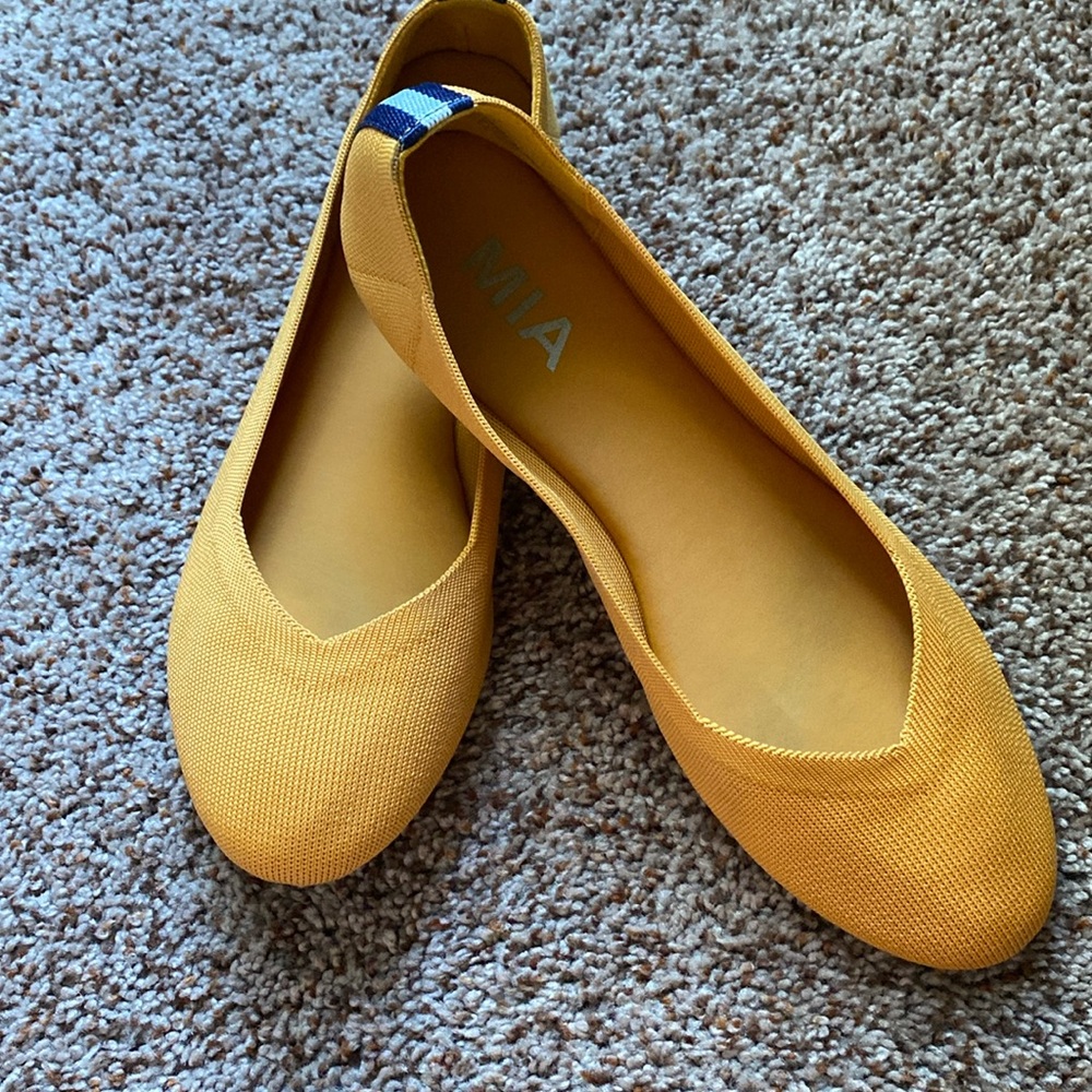 Mia Flyknit fabric Flat size 7 Mustard Yellow
